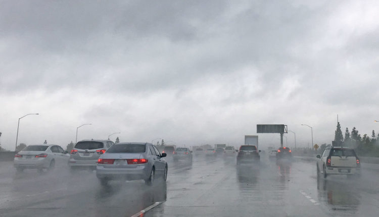 雨の日の高速